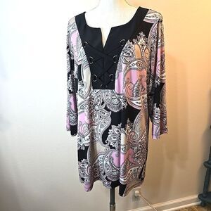 Avenue Black Pink Paisley Tunic Top Size 18 / 20 Lace-Up Detail 3/4 Sleeves